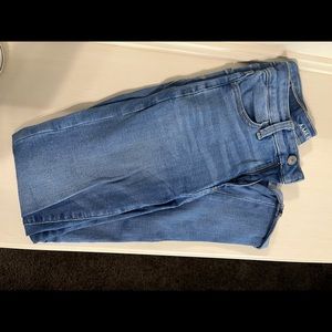 American Eagle Light Wash Skinny Jeans